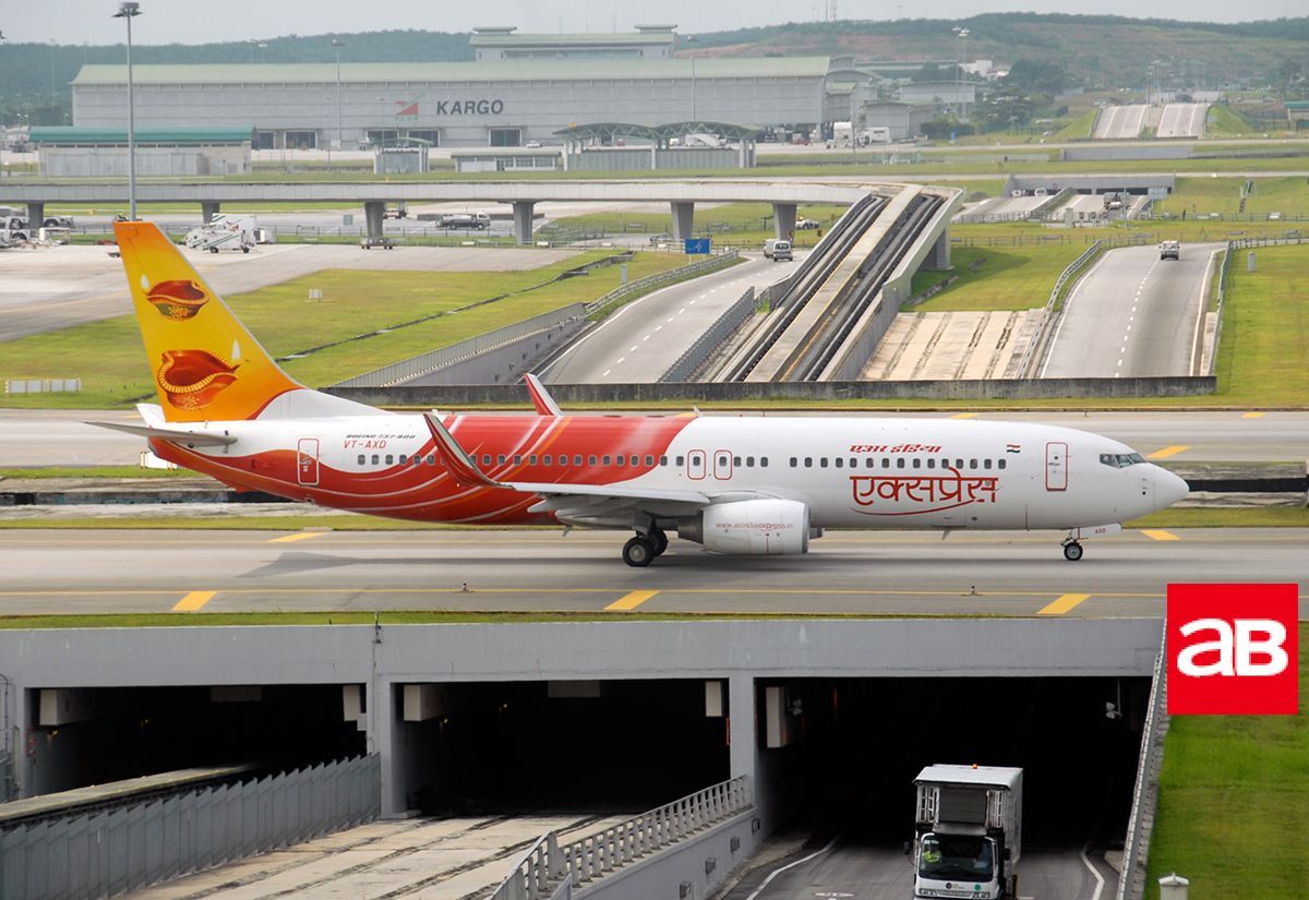 Unruly Air India Express Passenger Delays Dubai Flight To Mumbai WALEOSB GROUP