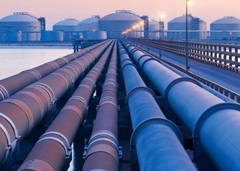 Saudi Aramco boss says global gas crisis is boosting oil demand