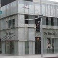 A De Beers store on Rodeo Drive in Beverly Hills, California. Image credit: , , via Wikimedia Commons