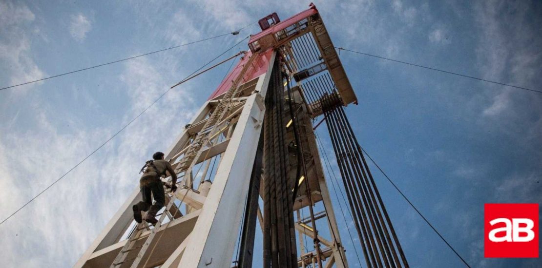 US briefly overtakes Saudi Arabia as world's biggest oil exporter
