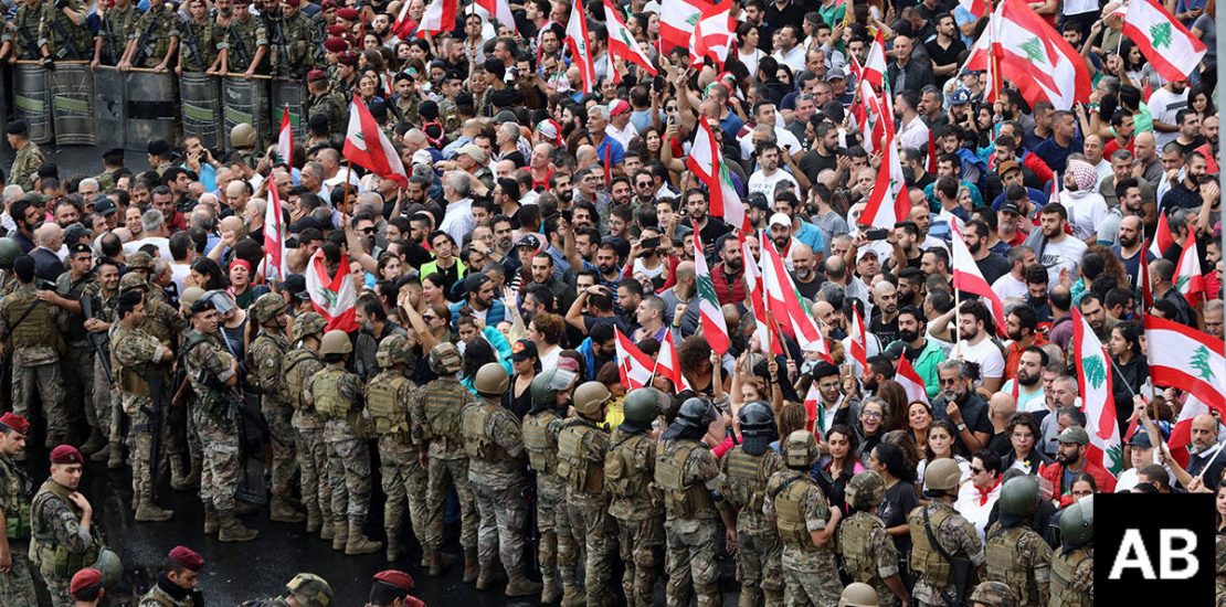 Lebanese president says willing to meet protesters