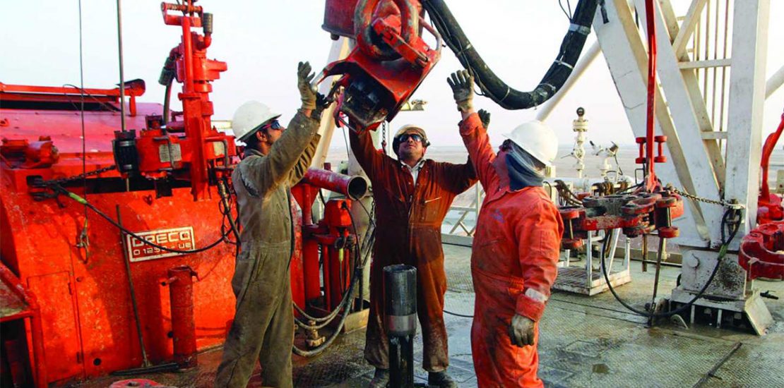 Brent oil drops to 21-year low as selling pressure intensifies
